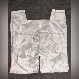 NWOT Lululemon Wunder Under High Rise tropical Shadow starlight leggings. Size 6